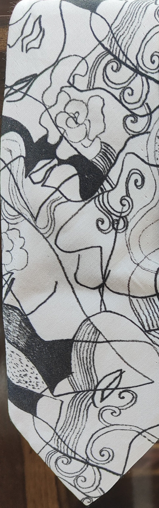 Aakar | Tie and pocket sqaure